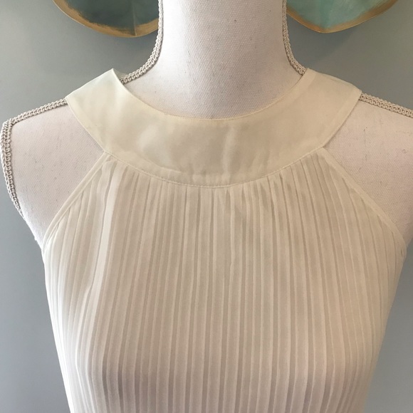 Elegant Ivory Pleated Top - Picture 2 of 3